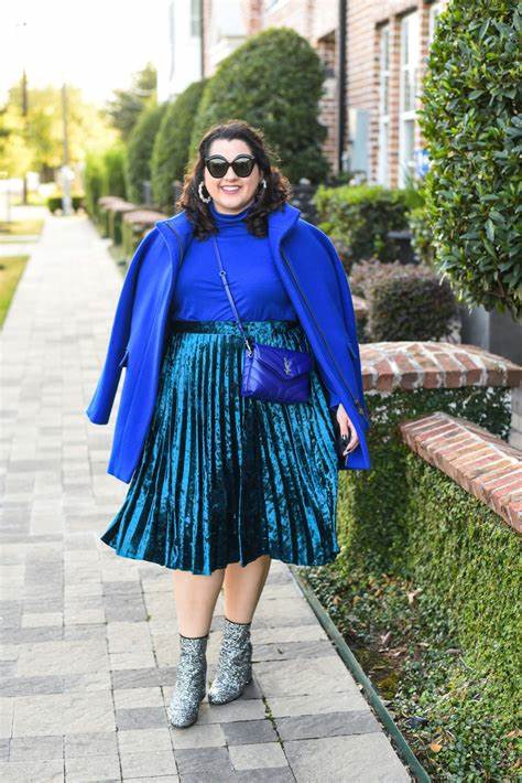 Monochromatic blue holiday dresses | Plus Size Holiday Outfit Ideas